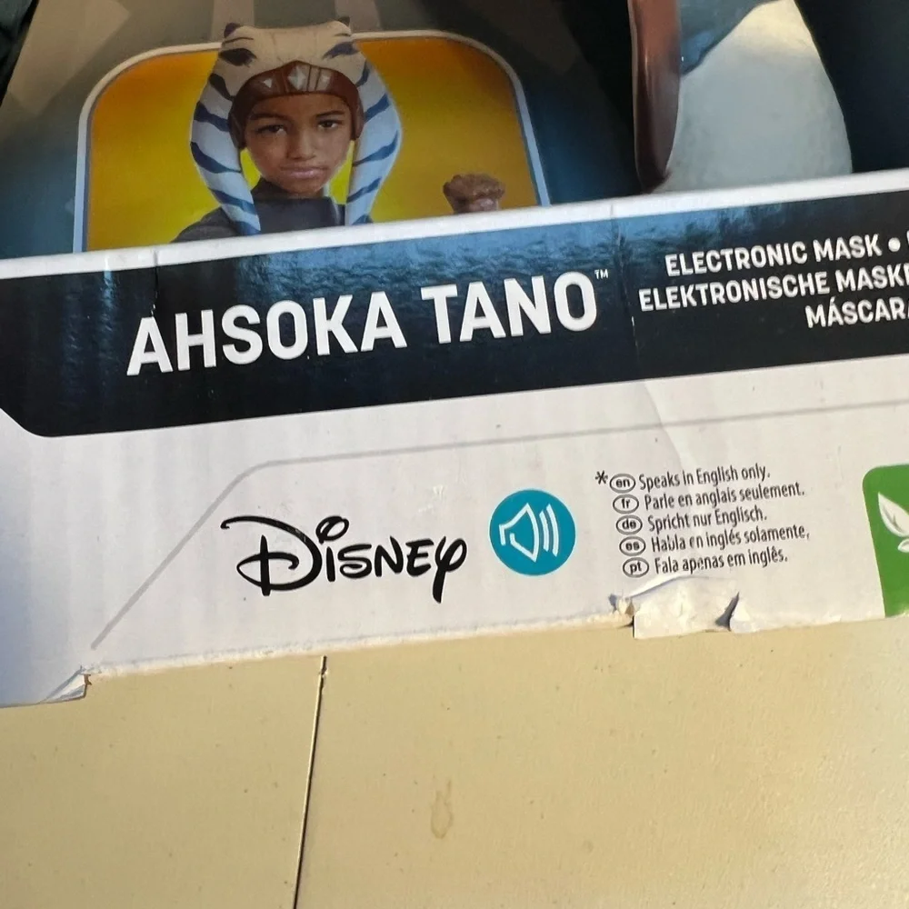 Disney Parks Star Wars Ahsoka Tano Electronic Mask – New in Box